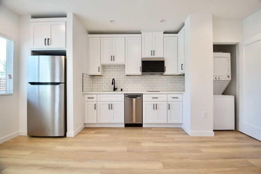 Building Photo - 849 N McCadden Pl