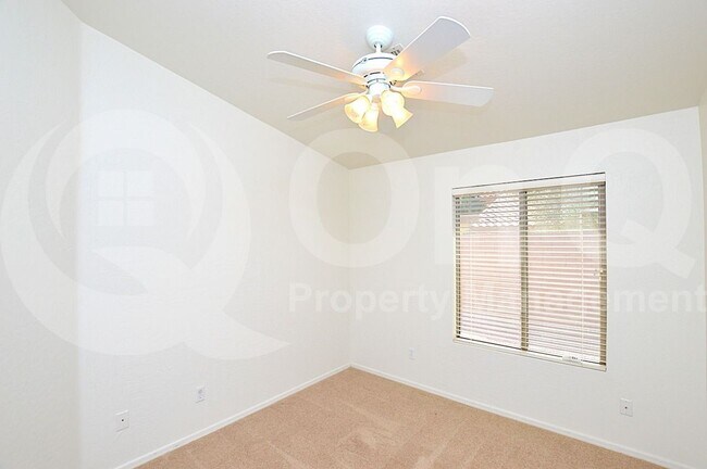 Building Photo - 10253 E Penstamin Dr