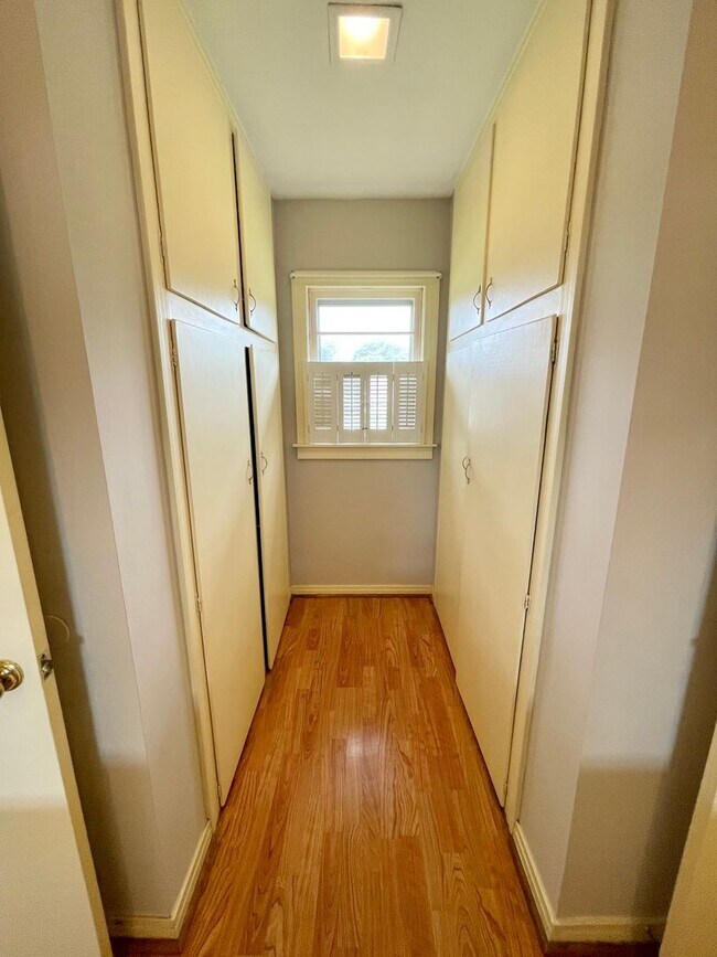 Building Photo - Nice home near downtown Athens!