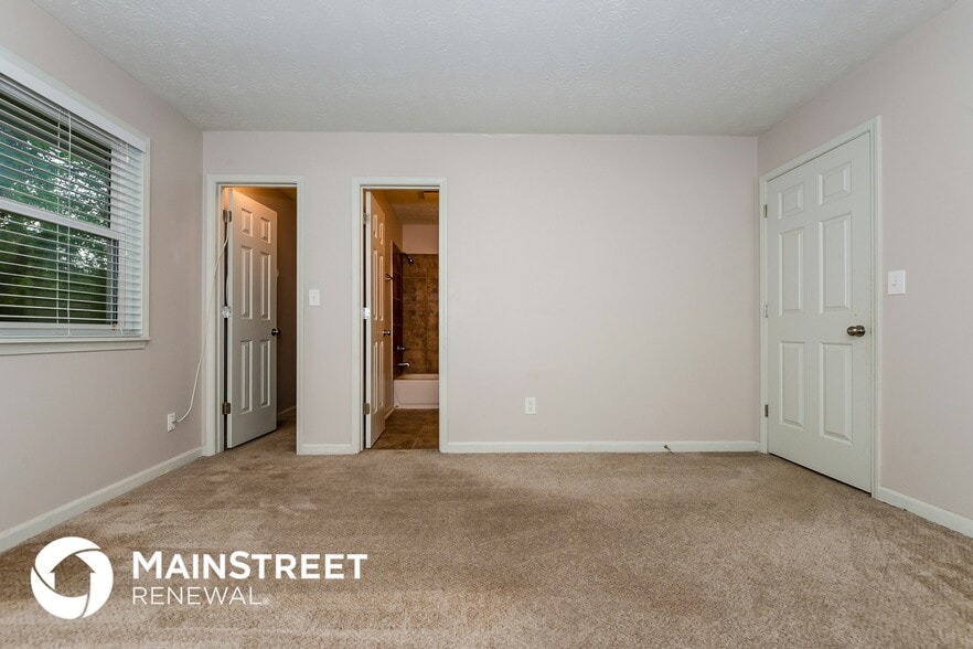 Building Photo - 271 River Chase Dr