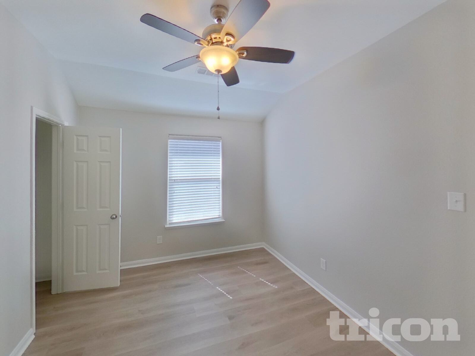 Building Photo - 825 Hawthorne Rd