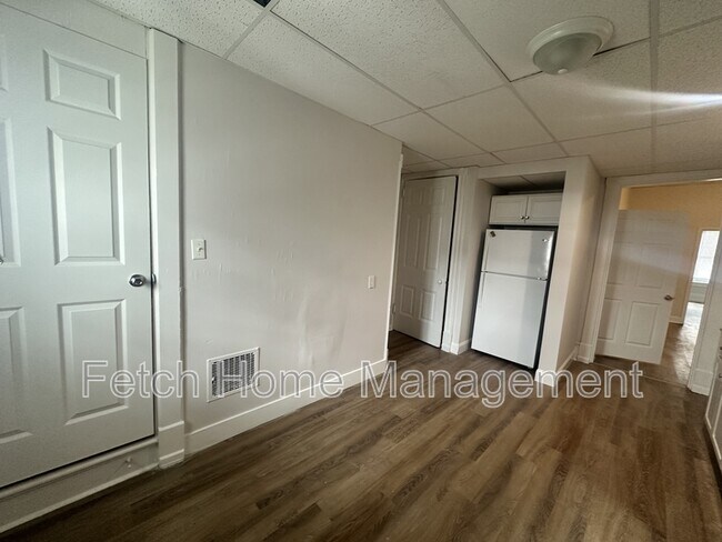 Building Photo - 117 S 10th St