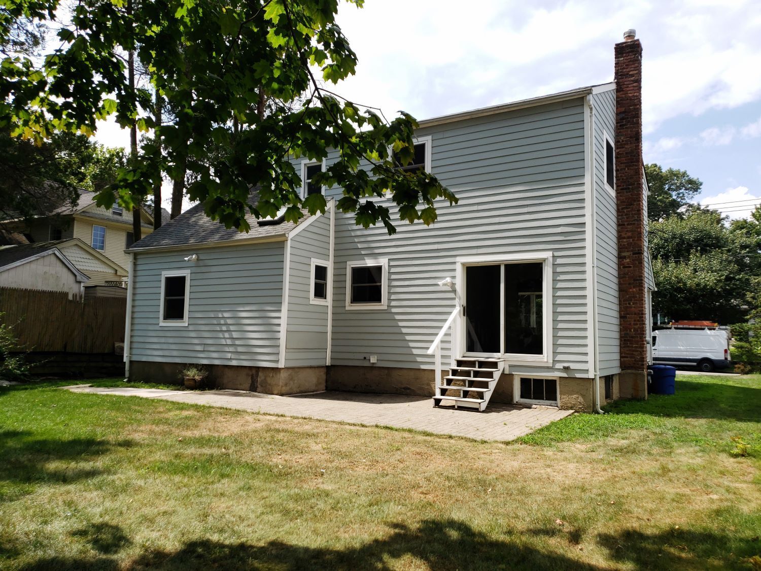Building Photo - 236 Thompson Pl