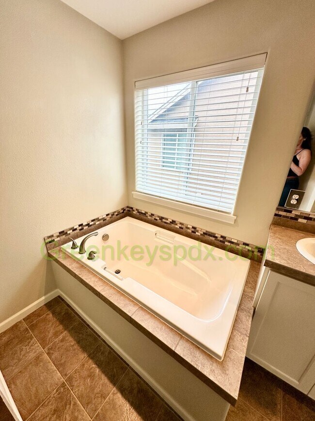 Building Photo - Gorgeous 3-Bedroom 2.5-Bathroom House with...