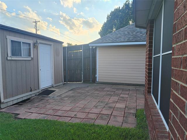 Building Photo - 9909 Belfort Dr
