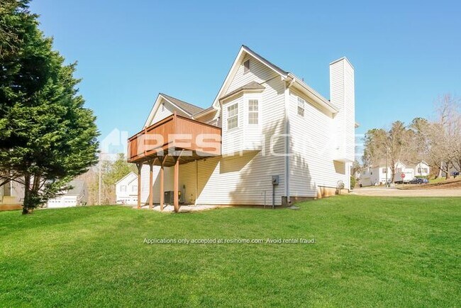 Building Photo - 6285 Hampstead Ln
