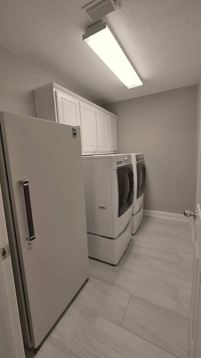 Building Photo - 1314 Caravelle Ct