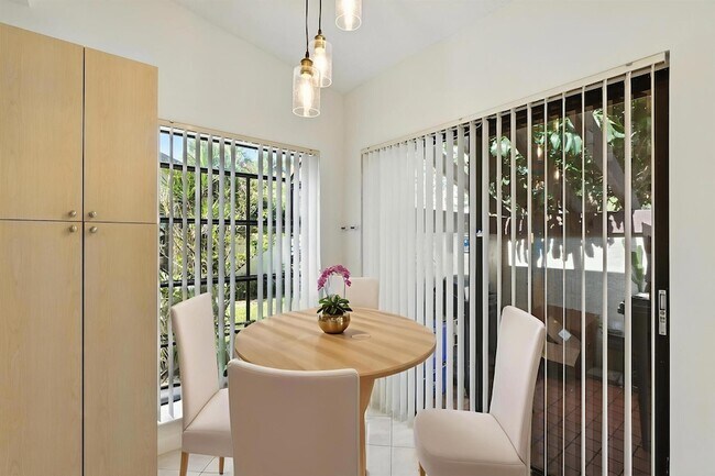 Building Photo - 3646 English Rd