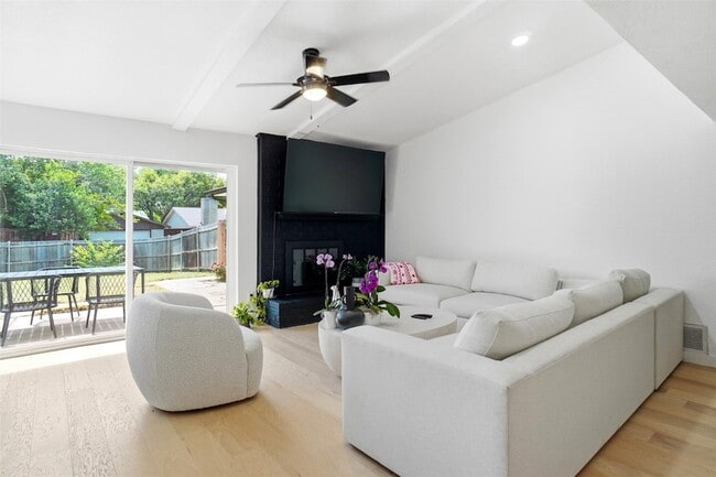 Building Photo - 1820 Castille Dr