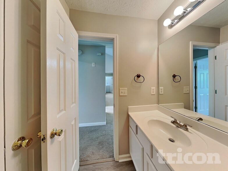 Building Photo - 5545 Amber Cove Way