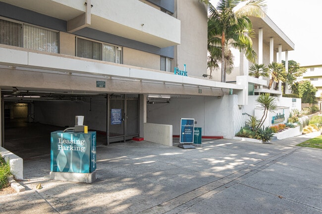 Building Photo - 3333 W 2nd St