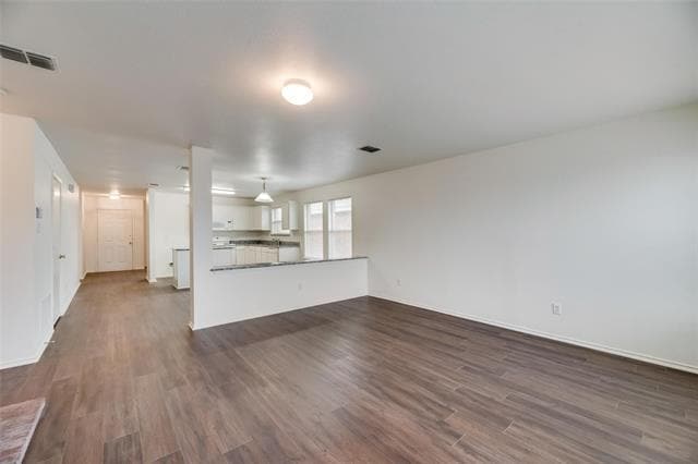 Building Photo - 2946 Midbury Dr