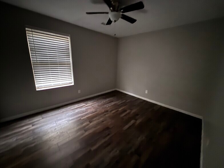 Building Photo - 512 N 2nd St