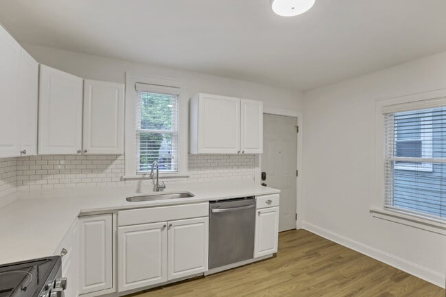Building Photo - 1349 N 6th St