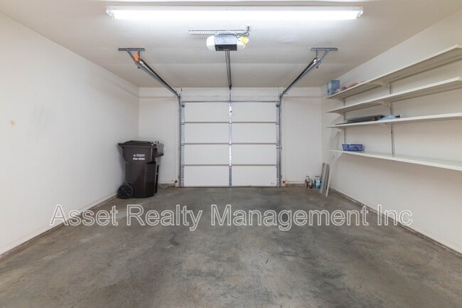 Building Photo - 8613 Little Field Way