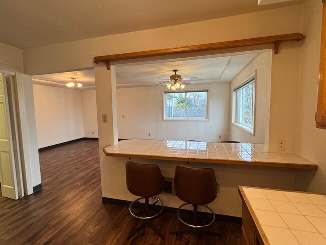 Building Photo - 4924 N Pearl St