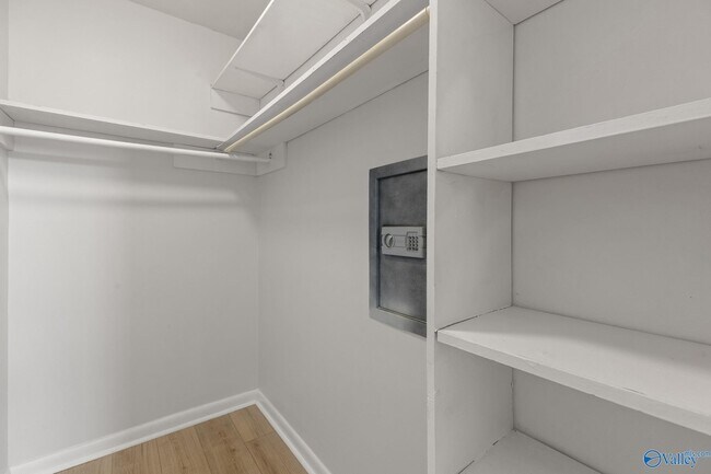 Building Photo - 3704 Squaw Valley Dr SW