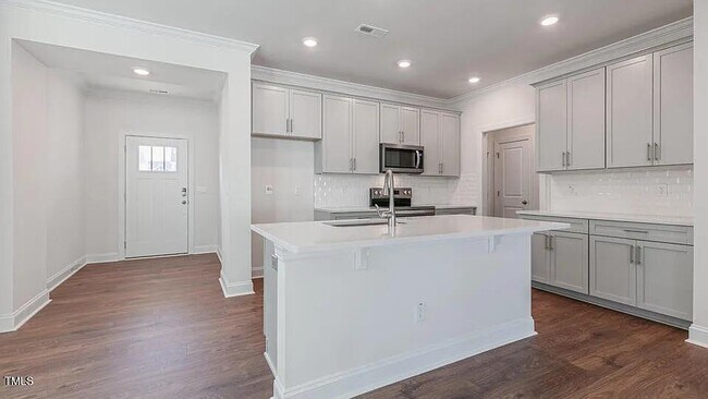Building Photo - 614 Andrade Dr