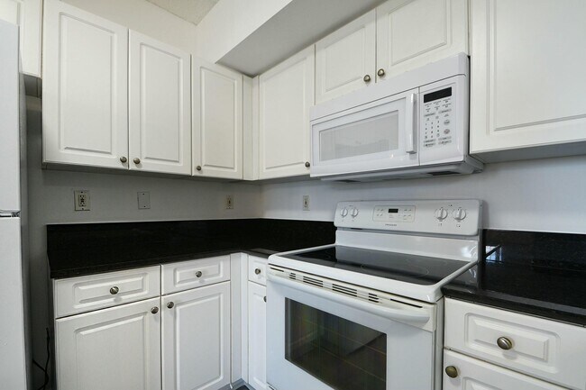 Building Photo - 651 Okeechobee Blvd