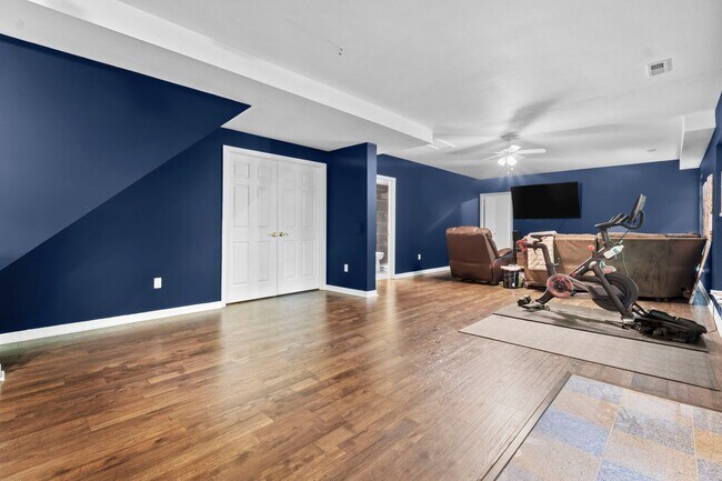 Building Photo - 16611 Highland Summit Dr