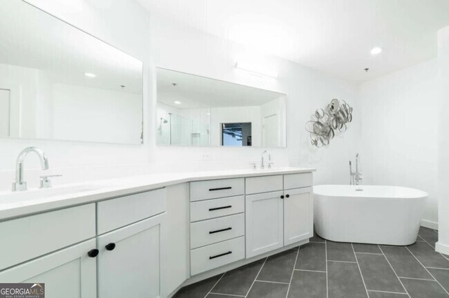 Building Photo - 230 18th St NW