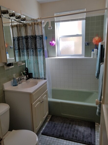 Building Photo - 390 Highland Ave