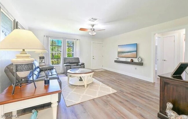 Building Photo - 862 99th Ave N