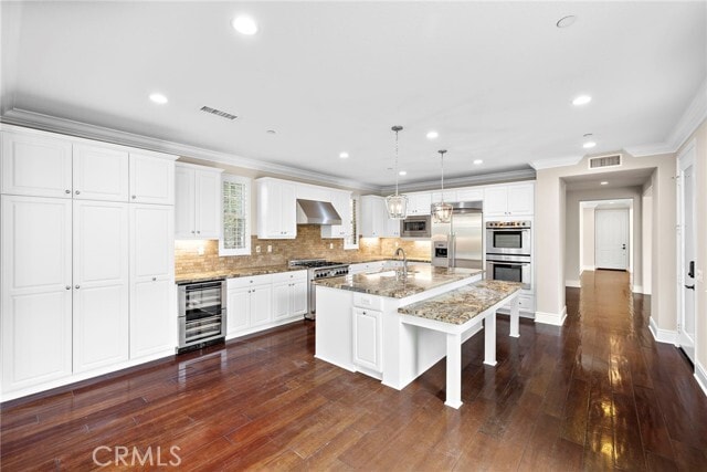 Building Photo - 3 Eric St