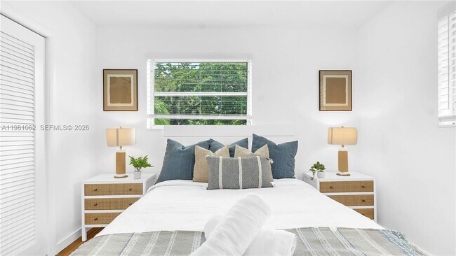 Building Photo - 151 SE 9th Ct