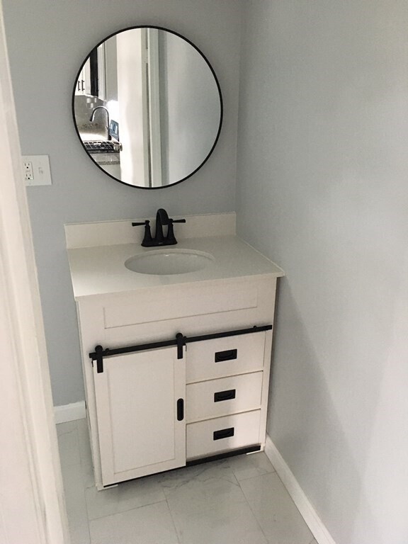 Building Photo - 28 Warnock St