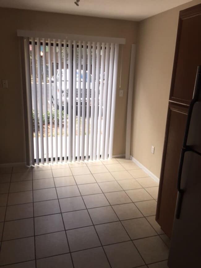 Building Photo - 2 Story Townhouse in Hawthorne Reserve