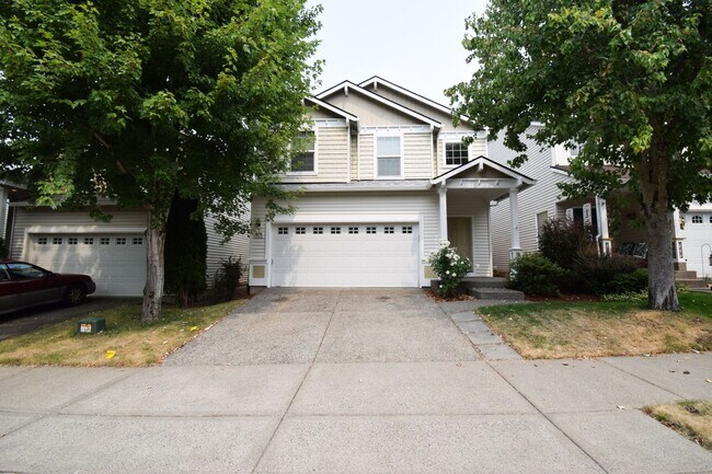 Building Photo - NEW LOWERED RENT!  Wow! Beautiful 4 Bedroo...