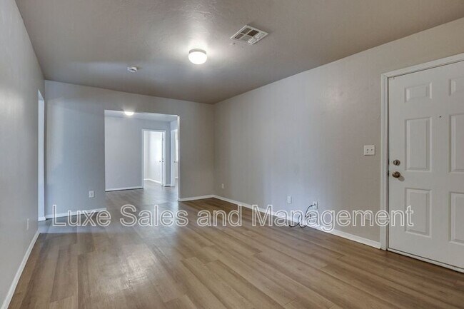 Building Photo - 1005 SW 63rd St
