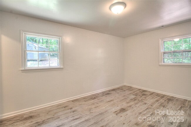 Building Photo - 614 Teresa Cir