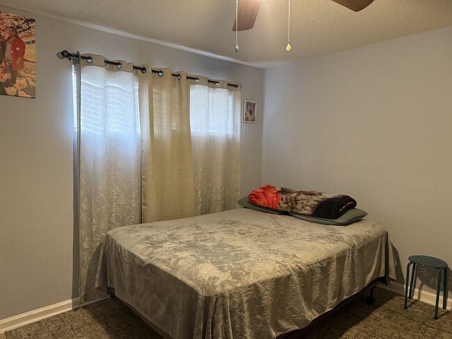 Building Photo - 2000 Greens Blvd