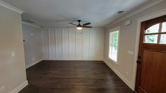 Building Photo - Single Bedroom Charmer