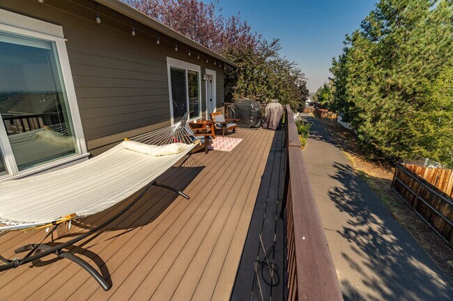 Building Photo - 2158 SW 36th Ct