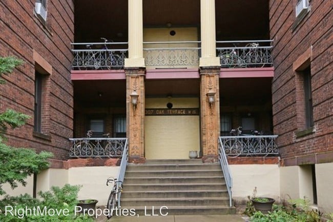Building Photo - 307 W 15th St