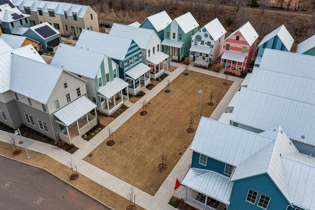 Building Photo - 966 Hangar Dr