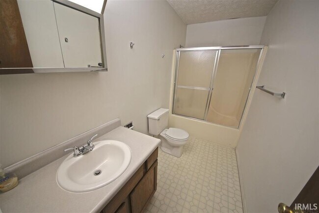 Building Photo - 438 W Northlane Dr