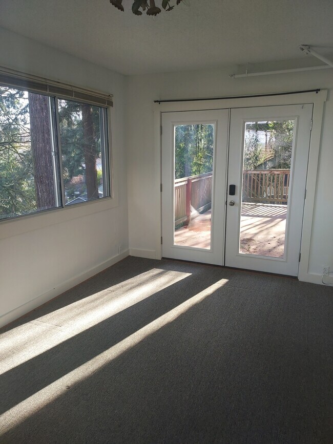 Building Photo - 3453 NW Thurman St