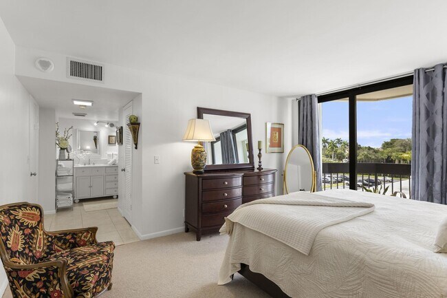 Building Photo - 2400 Presidential Way