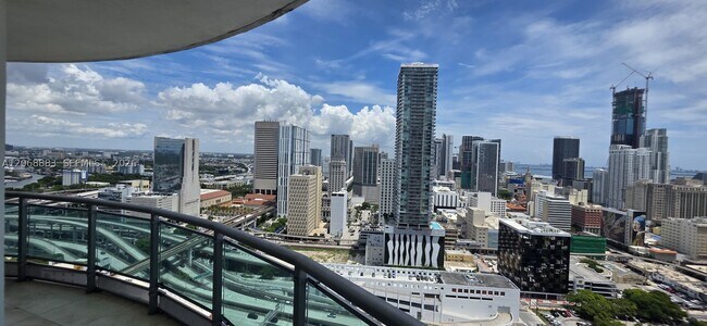 Building Photo - 350 S Miami Ave