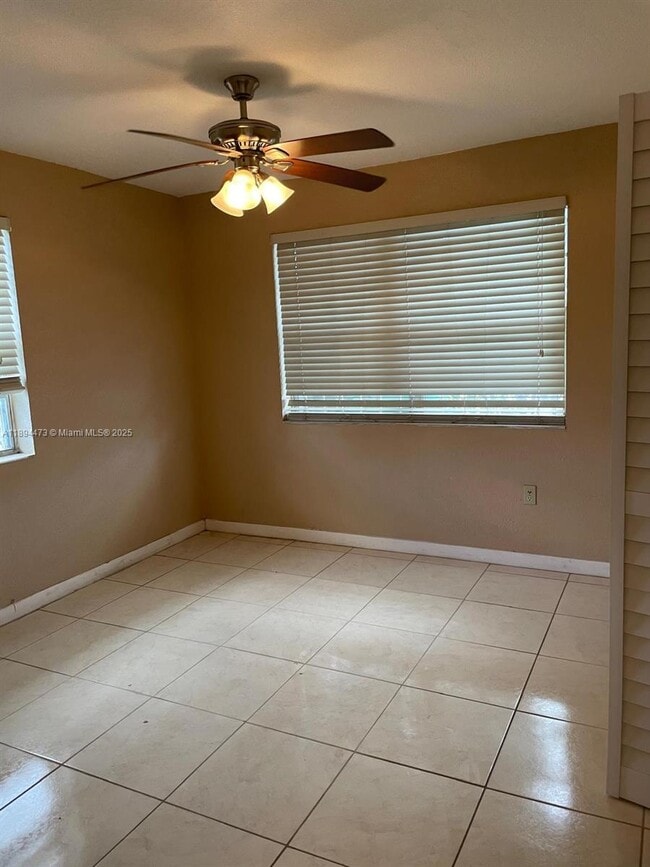 Building Photo - 518 NW 179th St