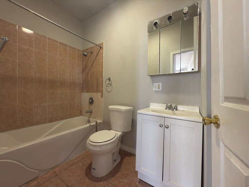 Building Photo - 5116 S Prairie Ave