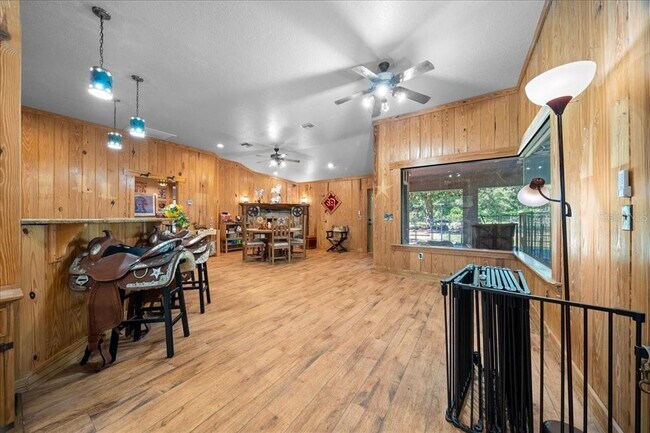 Building Photo - 3135 NE 49th St