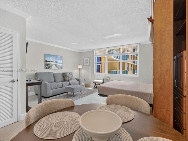 Building Photo - 2501 S Ocean Dr
