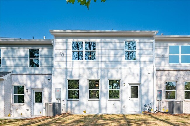 Building Photo - 3744 Silvery Wy