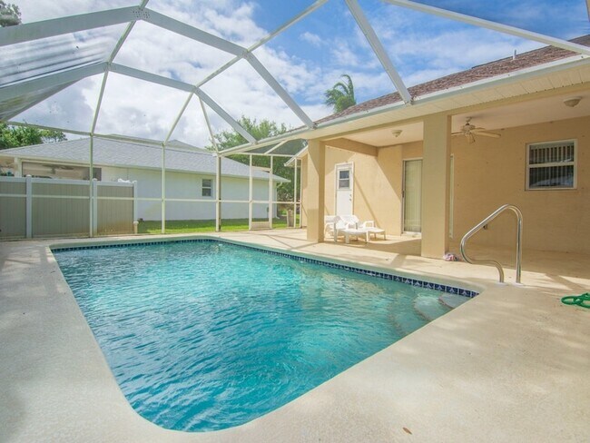 Building Photo - 962 Montrose Ave