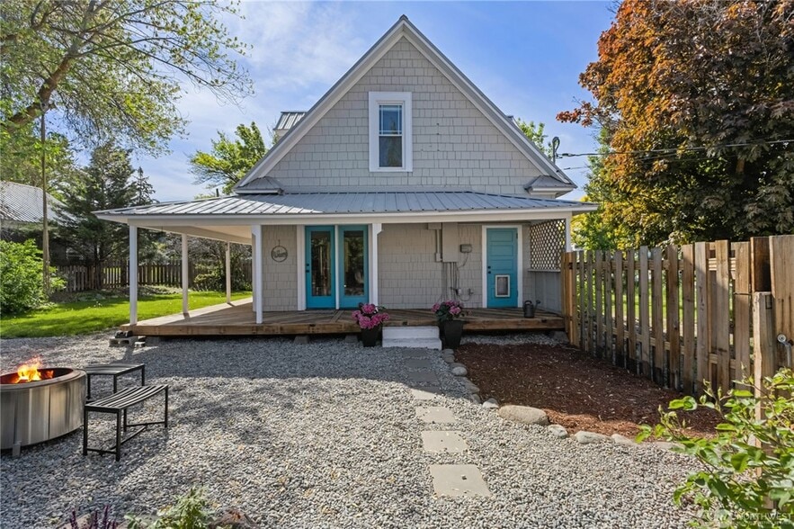 Back door - 205 S Division St